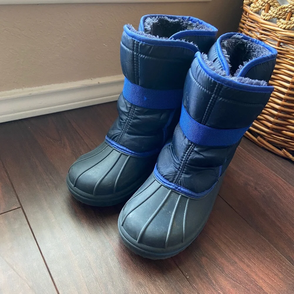 THE CHILDREN'S PLACE BLUE WINTER SNOW BOOTS Big Kid SIZE 6